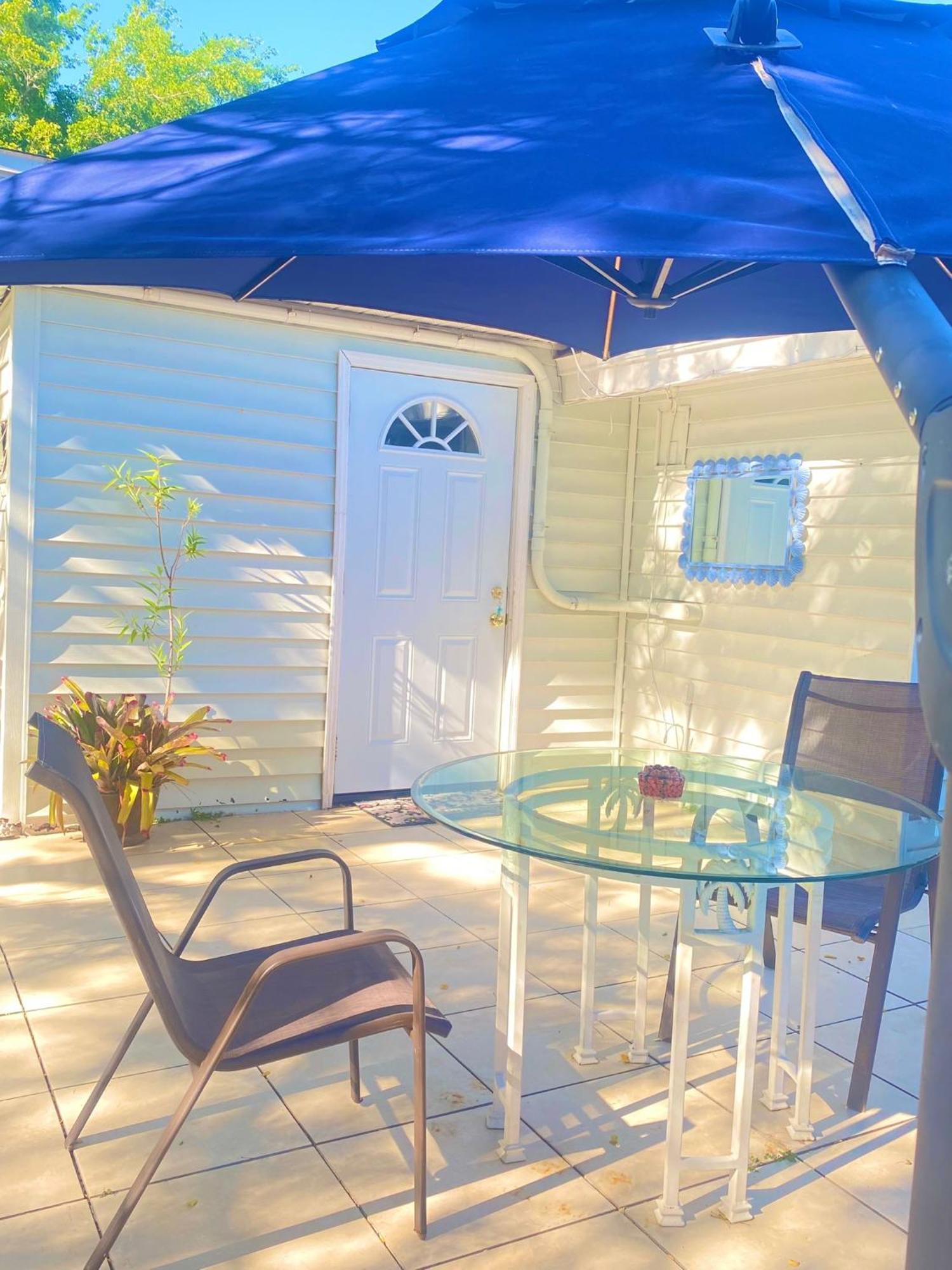 Cozy Studio Only 10 Minutes By Car Of Siesta Key Sarasota Ngoại thất bức ảnh